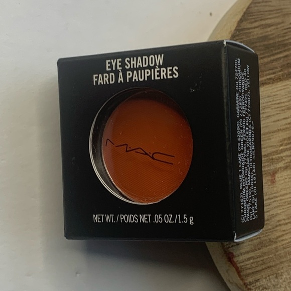 MAC Cosmetics Eye Shadow Red Brick Satin New - Picture 2 of 4